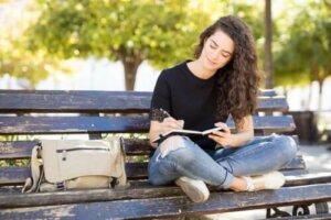 خمسة ممارسات لتحفيز اليقظة الذهنية للسيطرة على القلق