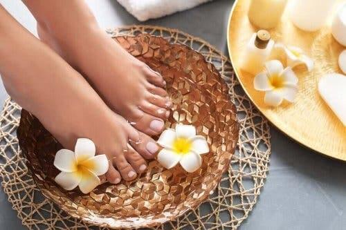 مغاطس القدمين