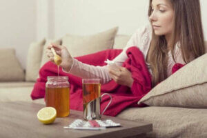 3 علاجات طبيعية من عسل النحل لتخفيف أعراض الإنفلونزا