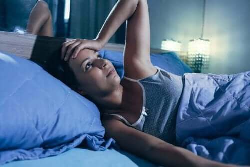 إمرأة مصابة بالأرق