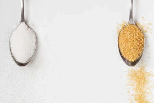 هل السكر البني أفضل من السكر الأبيض؟