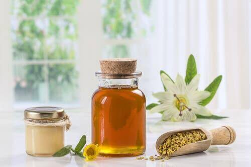 غذاء ملكات النحل - هل يساعد على تعزيز الجهاز المناعي حقًا؟