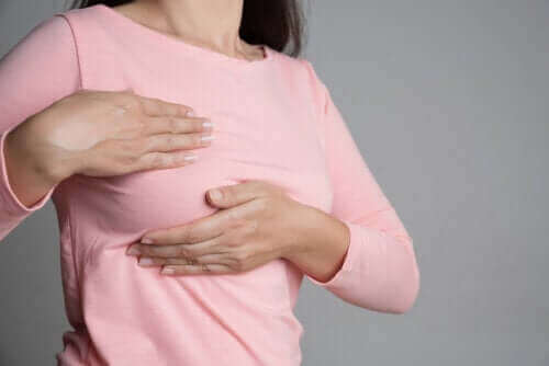 ألم الثدي والدورة الشهرية