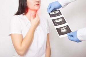 سرطان الغدة الدرقية - الأعراض والعلاجات