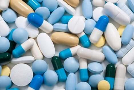 الأدوية التي يتم استعمالها لعلاج الاضطراب الوسواسي القهري