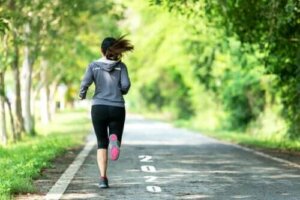 إنقاص الوزن عن طريق تمرينات المشي والجري
