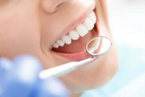 حمض الهيالورونيك في طب الأسنان