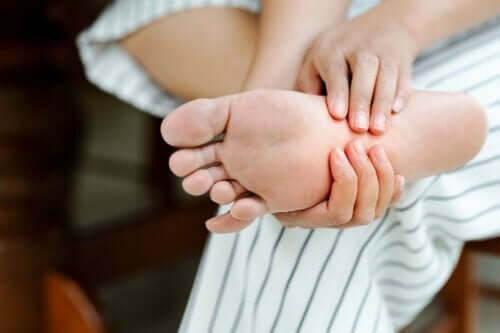 التهاب اللفافة الأخمصية