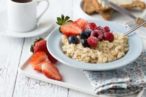 الفوائد الصحية لوجبة الإفطار عالية الكربوهيدرات