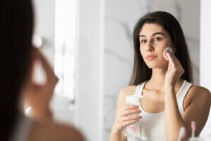 المحاليل المذيلة - ما هي طبيعتها وما فوائدها للبشرة؟