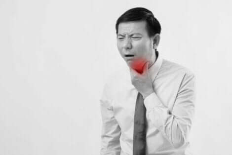 البلغم أخضر اللون مع السعال