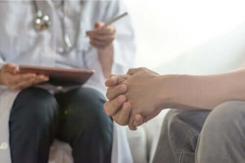 شخصان في جلسة علاج الفصام