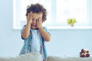 كيف تساعد طفلك على التكيف مع الموت