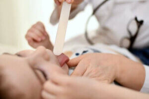 أعراض وعلاج التهاب الزائدة الأنفية في الأطفال