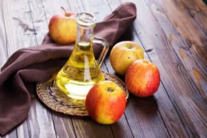 استخدام الخل كعلاج منزلي لقشرة الرأس