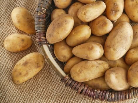 مجموعة من البطاطس