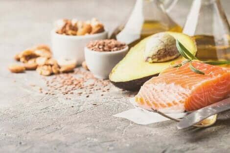 الحميات قليلة الكربوهيدرات ودور الدهون