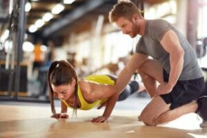 الفرق بين المدرب والأخصائي النفسي الرياضي