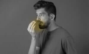 رائحة الفم الكريهة