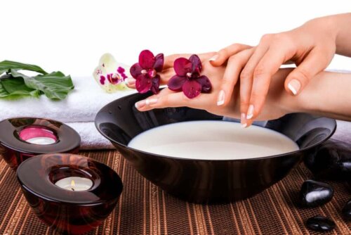 أقنعة الحليب الرائب لليد