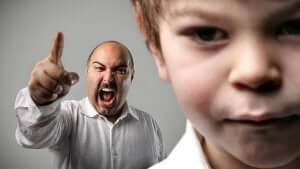 الصراخ يؤثر على صحة الأطفال الجسديةس