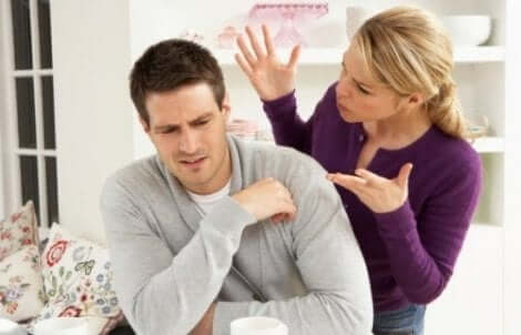 الإساءة اللفظية