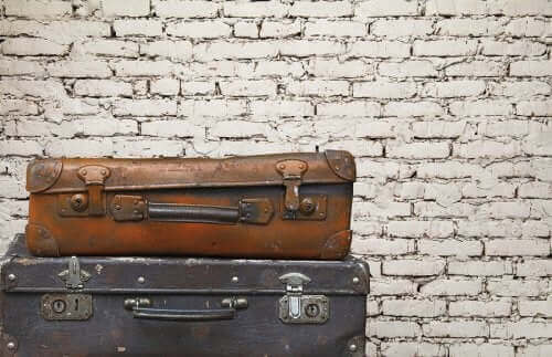 حقائب قديمة