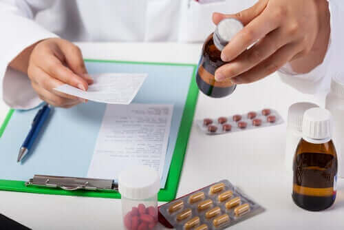 كيفية تجنب المخاطر التي قد تنجم عن سوء استعمال الأدوية