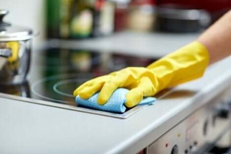 العناصر المنزلية التي قد لا تكون تنظفها بشكل كافٍ