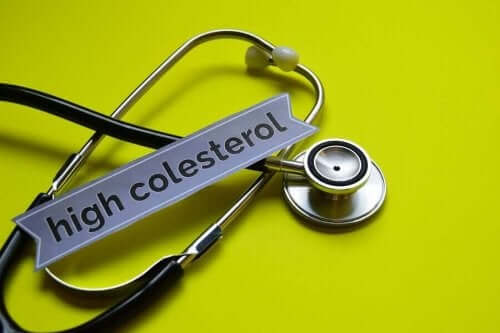 5 وصفات لعلاج وضبط منسوب الكولسترول العالي بالدم