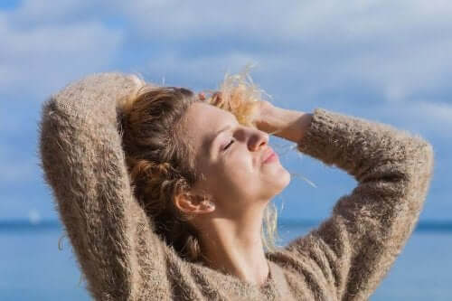 5 علاجات طبيعية لحماية شعرك من الشمس