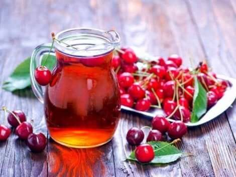 سموذي التوت الأزرق والكرز