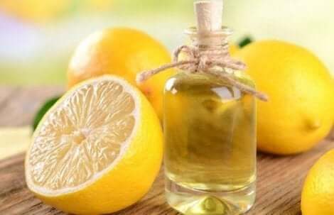 منظف أثاث بالليمون
