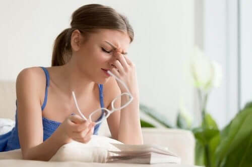 اكتشف معنا 4 علاجات طبيعية لعلاج ألم العين