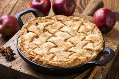 فطيرة الكمثرى والتفاح