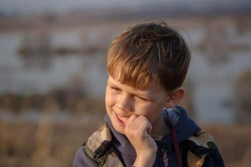 استراتيجيات لمساعدة الأطفال على تجنب قضم الأظافر