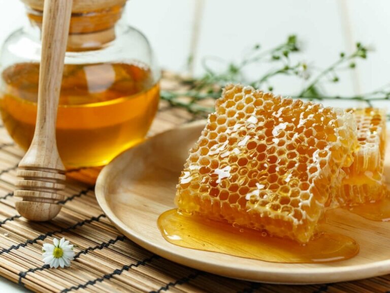 تناول صمغ النحل عند ظهور الأعراض الأولى لنزلات البرد والأنفلونزا