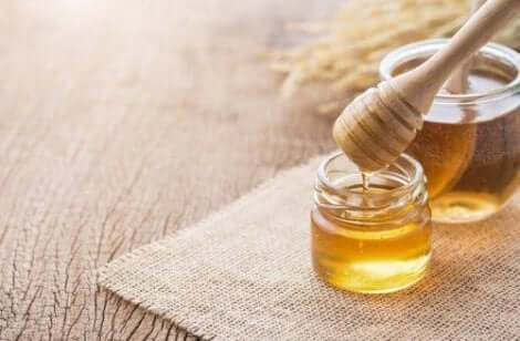 العسل وعلاج التهاب الفم القلاعي