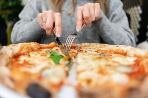 كيف تحضر بيتزا نابوليتان لذيذة
