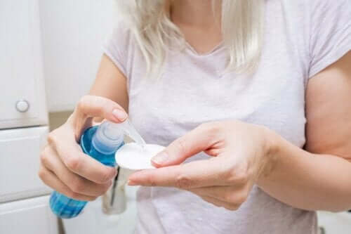 إزالة المكياج