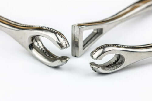 ثلاث أدوات للثقب الصناعي