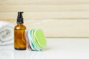 اصنعي بنفسك فوط إزالة المكياج القابلة لإعادة الاستخدام