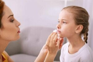كيفية التعامل مع النزف الأنفي عند الأطفال