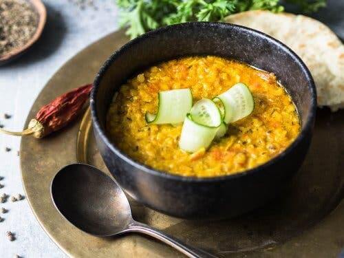 شوربة العدس وحليب جوز الهند