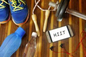التدريب المتواتر عالي الكثافة (HIIT) للمبتدئين: نصائح وتمارين موصى بها