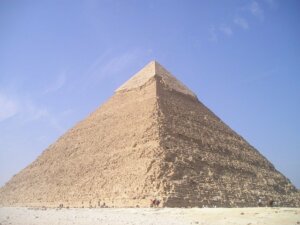 الهرم الأكبر: حقائق مثيرة عن آخر عجائب الدنيا السبع