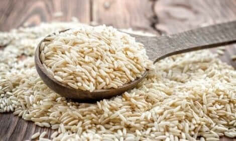 خصائص الأرز البني