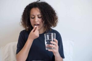 امرأة مريضة