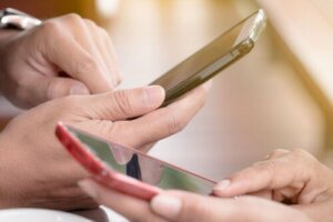 الهواتف المحمولة التي تصدر أكبر قدر من الإشعاع