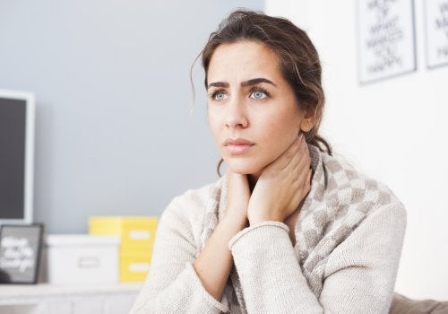 6 علاجات طبيعية لتسكين احتباس الصوت الحاد